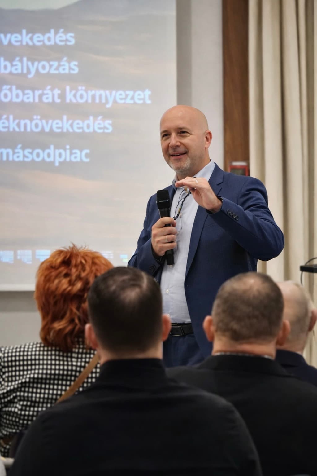 Mátyás Garics speaking to an audience